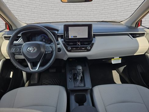 Used 2026 Toyota Corolla Cross LE FWD image 10