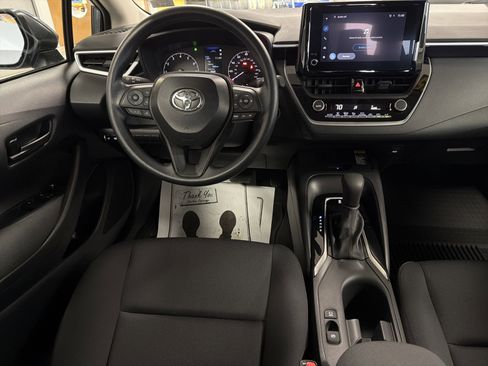 Used 2025 Toyota Corolla LE w/ LE Premium Package FWD image 17