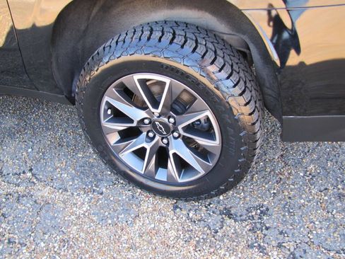 Used 2021 Chevrolet Suburban Z71 w/ Z71 Off-Road Package image 33