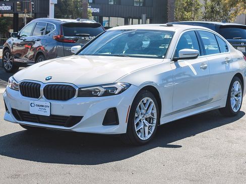 Used 2025 BMW 330i xDrive Sedan image 3