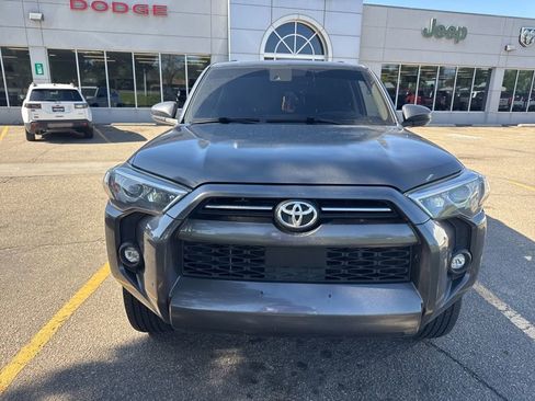 Used 2021 Toyota 4Runner SR5 AWD/4WD image 2