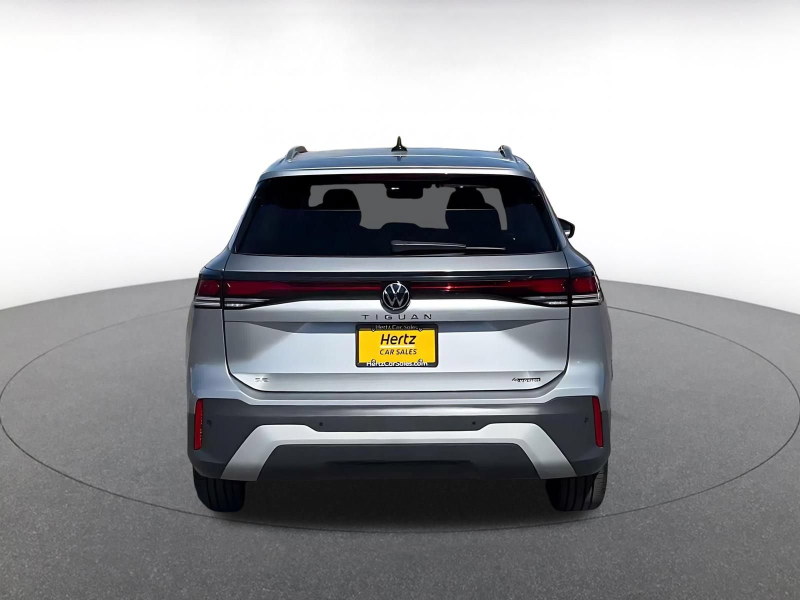 Used 2026 Volkswagen Tiguan SE AWD/4WD image 12