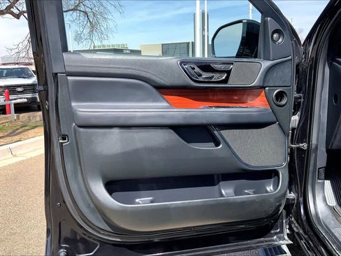 Used 2024 Lincoln Navigator Reserve image 44