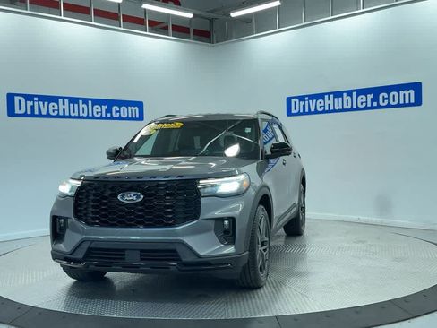 Used 2025 Ford Explorer ST-Line w/ ST-Line Street Pack AWD/4WD image 6