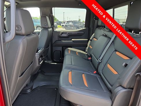 Used 2023 GMC Sierra 1500 AT4 w/ Technology Package AWD/4WD image 10