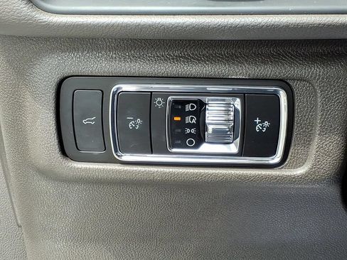 Used 2023 Lincoln Corsair AWD w/ Equipment Group 101A image 16