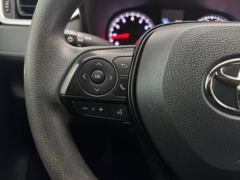 Used 2020 Toyota RAV4 LE image 22