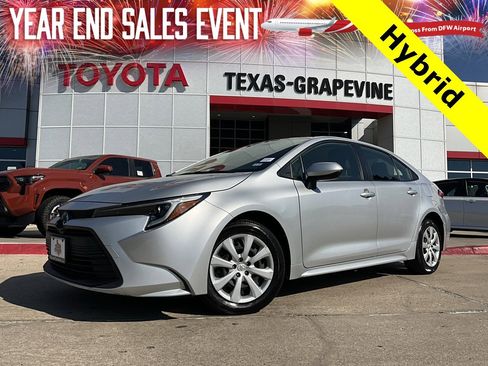 Used 2025 Toyota Corolla LE image 1