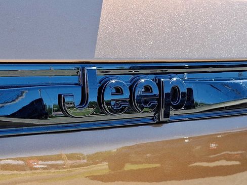 New 2026 Jeep Grand Cherokee Limited w/ Limited Altitude Package AWD/4WD image 21