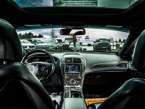 Used 2017 Lincoln MKZ Reserve w/ Technology Package image 34