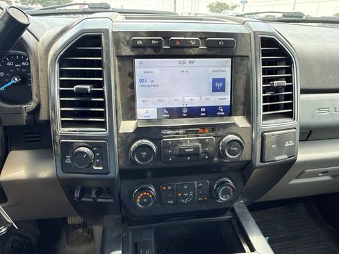 Used 2021 Ford F350 XLT w/ XLT Premium Package AWD/4WD image 17