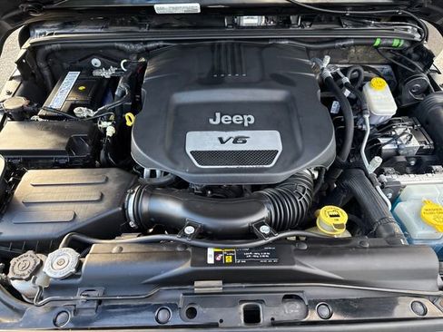 Used 2018 Jeep Wrangler Unlimited Sport S AWD/4WD image 27