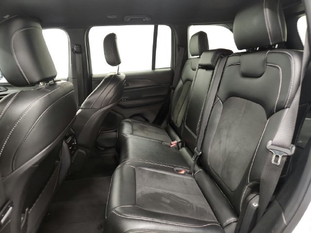 Used 2024 Jeep Grand Cherokee Altitude AWD/4WD image 18
