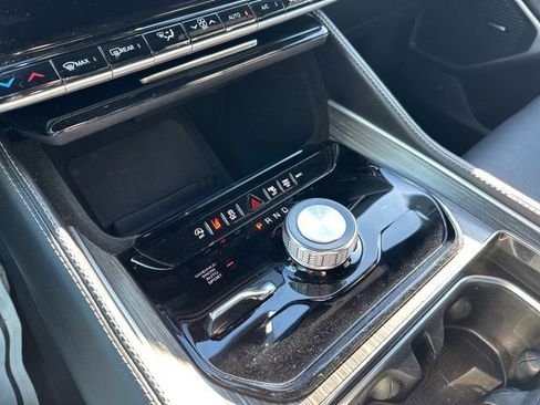 Used 2023 Jeep Wagoneer L Series II image 27