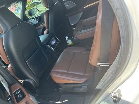 Used 2023 Lincoln Aviator Reserve w/ Equipment Group 201A RWD image 4
