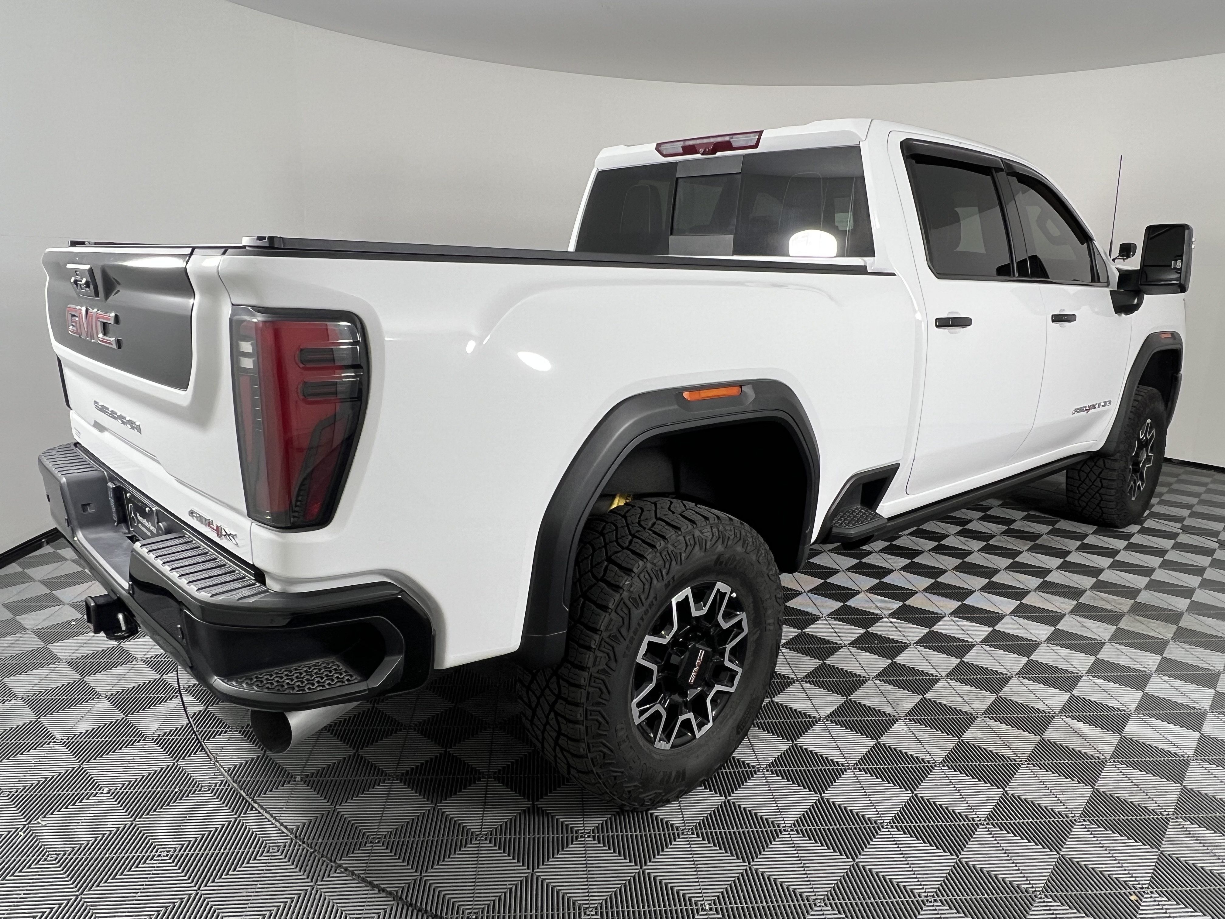 Used 2024 GMC Sierra 2500 AT4X AWD/4WD image 13