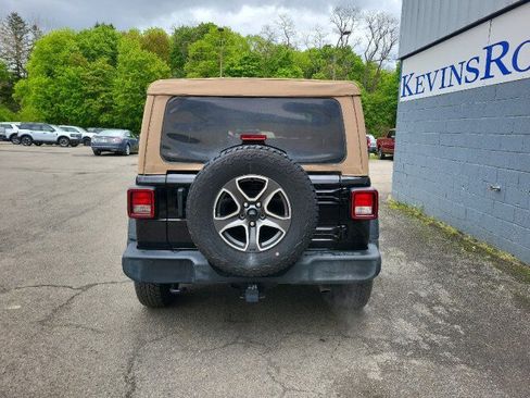 Used 2020 Jeep Wrangler Sport AWD/4WD image 7