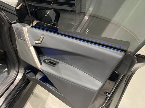 Used 2026 BMW iX xDrive45 w/ Premium Package image 38