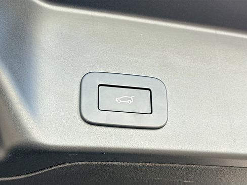 Used 2025 Land Rover Range Rover Evoque S image 29