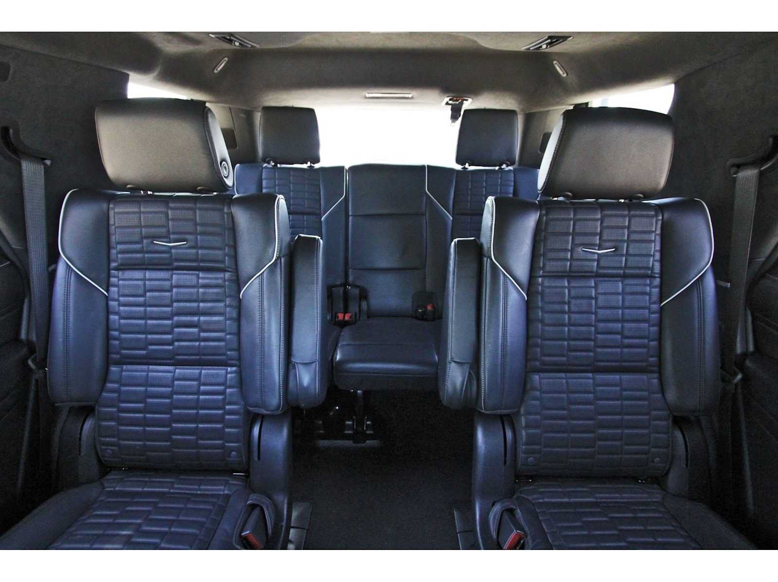 Used 2024 Cadillac Escalade Sport Platinum w/ LPO, ONYX Package AWD/4WD image 11