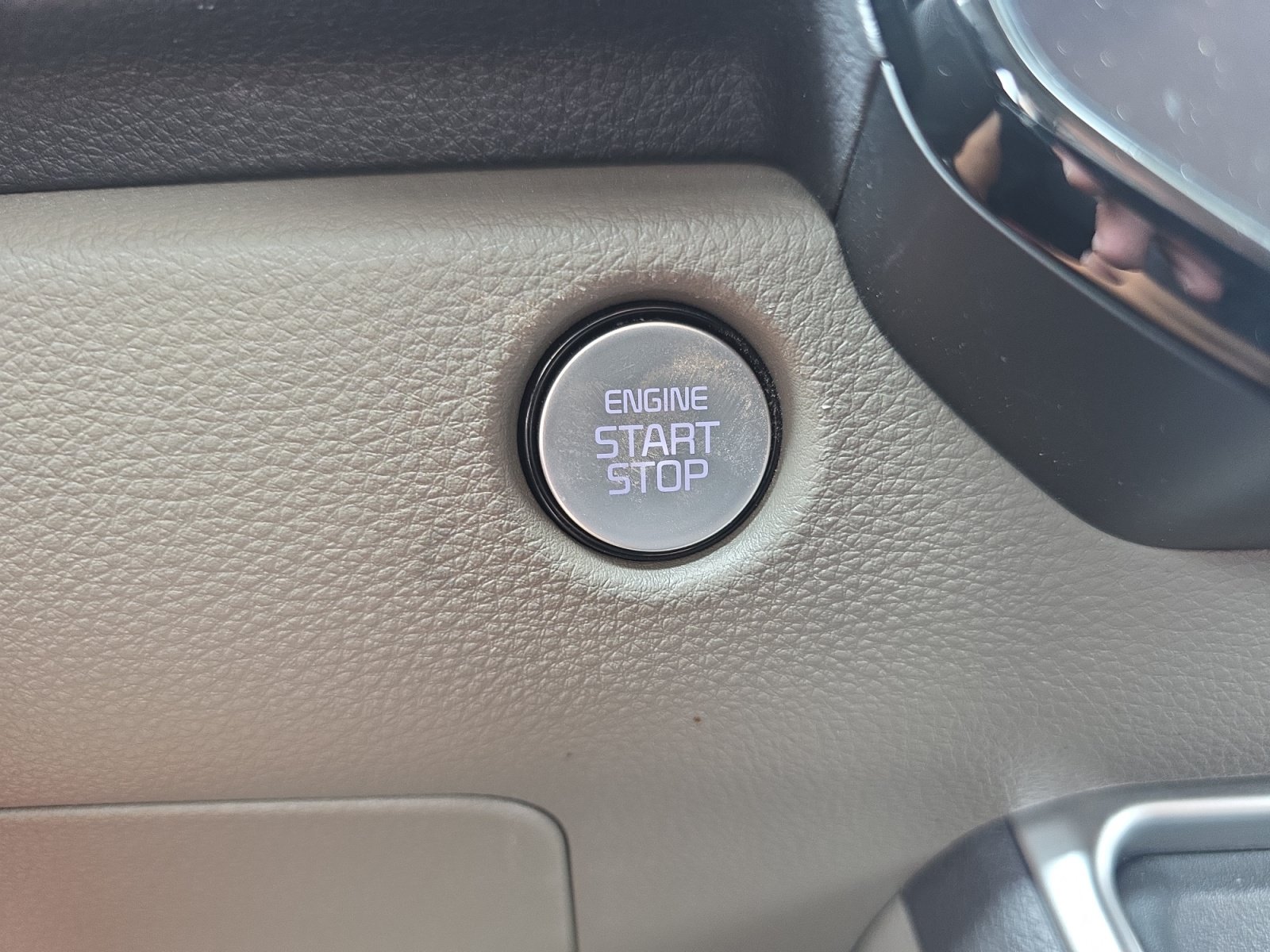 Certified 2026 Kia Carnival LX FWD image 17