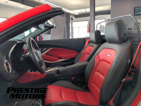 Used 2021 Chevrolet Camaro SS RWD image 11
