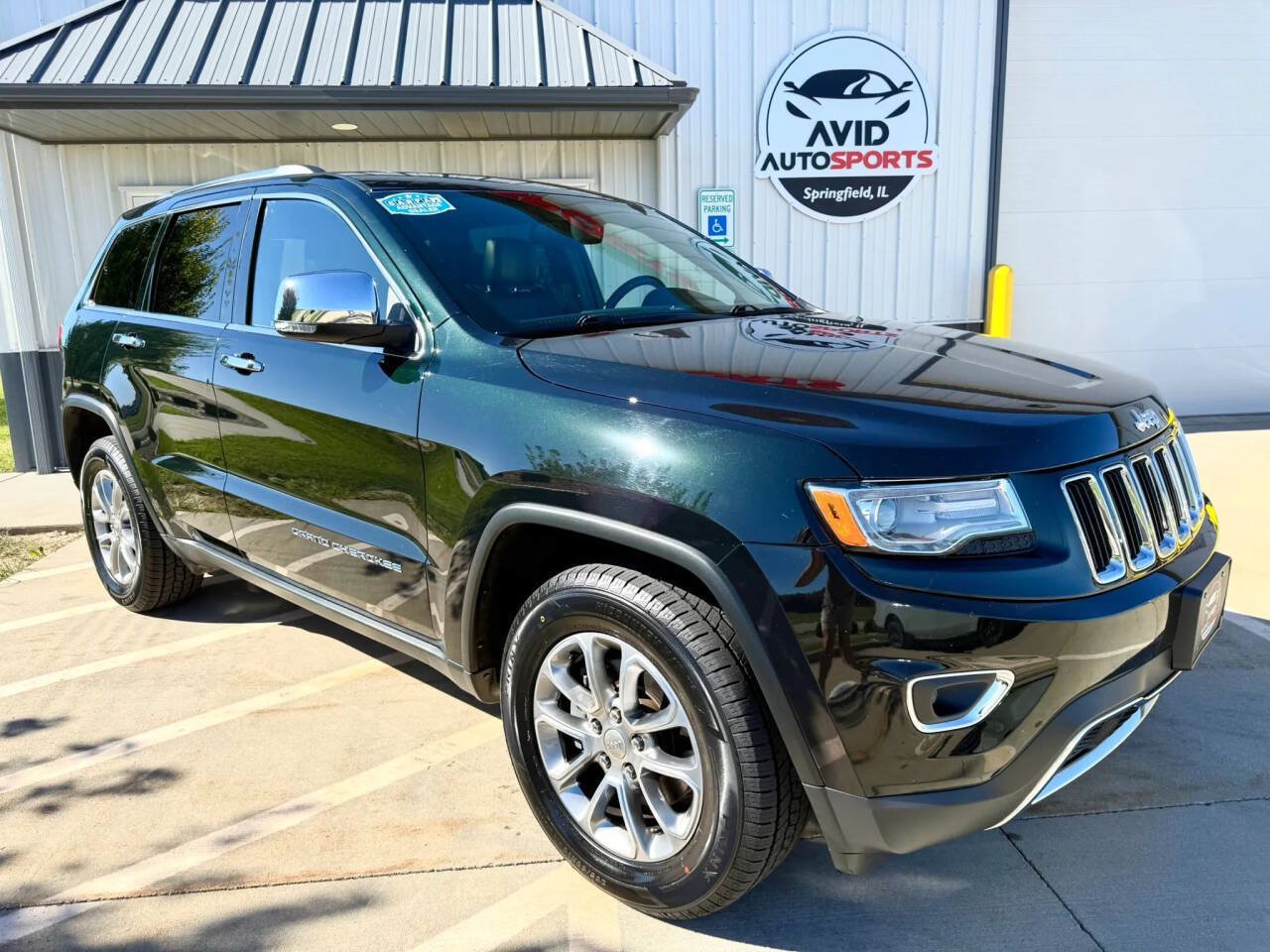 Used 2015 Jeep Grand Cherokee Limited w/ Luxury Group II AWD/4WD image 2