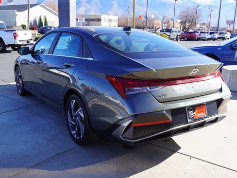 Used 2025 Hyundai Elantra SEL image 6