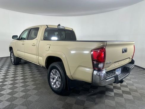 Used 2018 Toyota Tacoma SR5 image 9