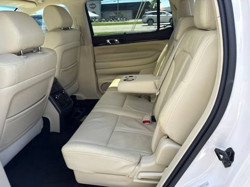 Used 2016 Lincoln MKT AWD w/ Equipment Group 201A image 18