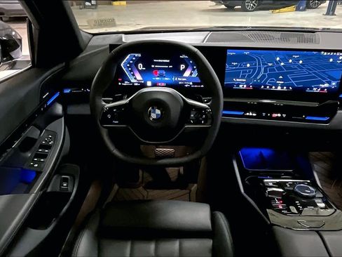 Certified 2025 BMW 530i image 6