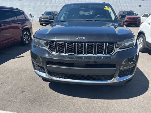 Used 2021 Jeep Grand Cherokee L Limited w/ Luxury Tech Group II AWD/4WD image 2
