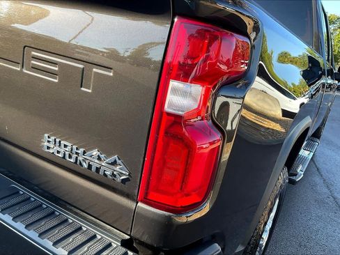 Used 2021 Chevrolet Silverado 2500 High Country w/ Z71 Off-Road Package image 28