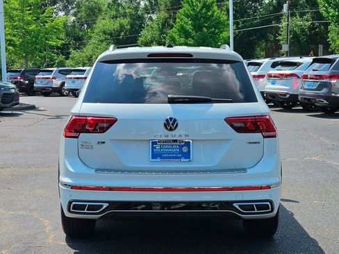 Used 2022 Volkswagen Tiguan SEL R-Line AWD/4WD image 4