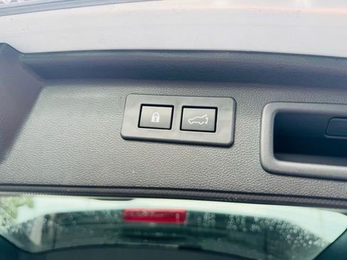 Used 2022 Subaru Forester Premium image 12