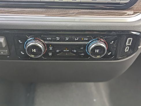 New 2026 GMC Sierra 1500 Elevation image 25