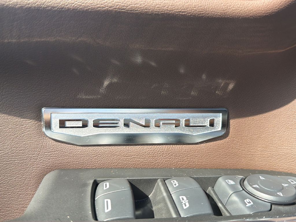 Used 2025 GMC Sierra 1500 Denali w/ Denali Reserve Package AWD/4WD image 24
