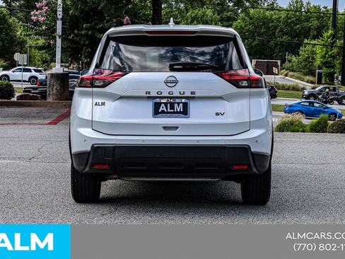 Used 2024 Nissan Rogue SV FWD image 12