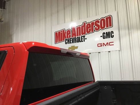 Used 2022 Chevrolet Silverado 1500 LT w/ Z71 Off-Road Package AWD/4WD image 14