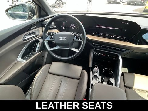 Used 2025 Audi Q5 Premium Plus w/ Premium Plus AWD/4WD image 10