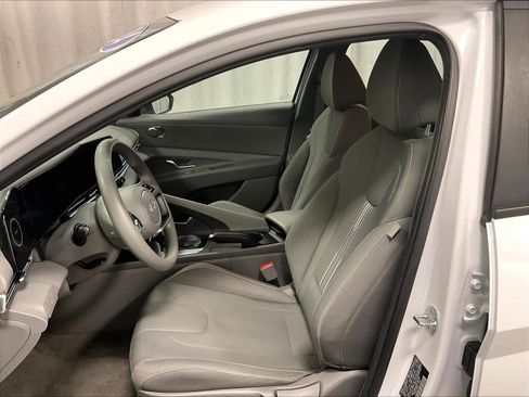 Used 2024 Hyundai Elantra SEL image 10