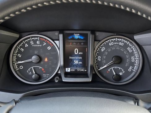 Used 2021 Toyota Tacoma TRD Off-Road w/ Technology Package AWD/4WD image 32