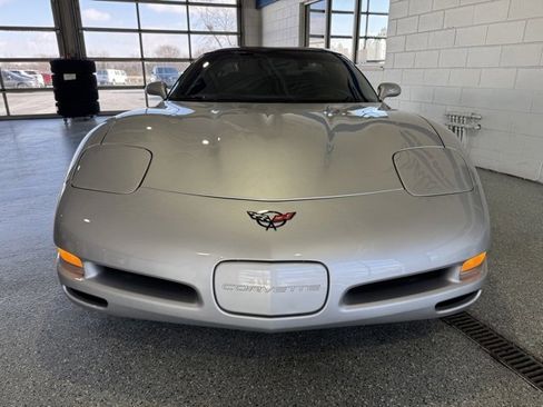 Used 2002 Chevrolet Corvette Coupe w/ Preferred Equipment Group2 image 3