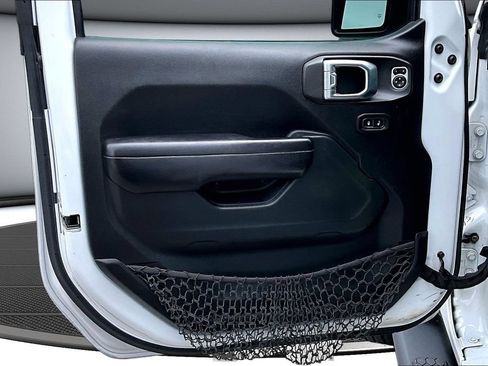 Used 2018 Jeep Wrangler Unlimited Sport S AWD/4WD image 20