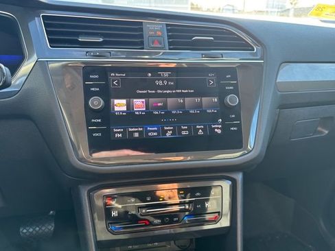 Certified 2022 Volkswagen Tiguan SE image 25