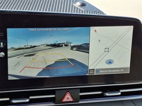 Used 2024 Hyundai Elantra SEL image 18