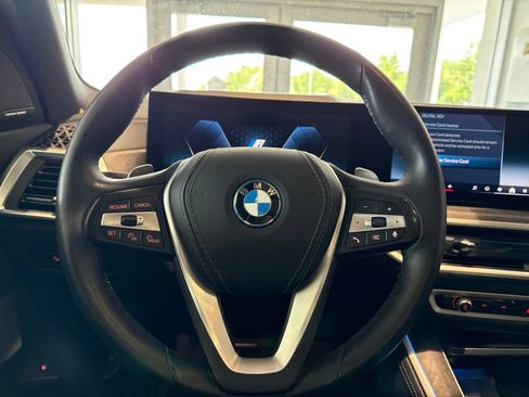 Certified 2024 BMW X5 xDrive50e w/ Premium Package AWD/4WD image 18