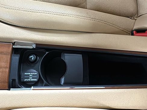 Used 2011 Porsche Panamera 4 image 37