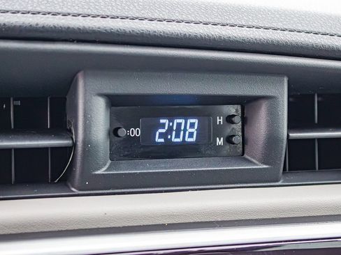 Used 2019 Toyota Corolla LE image 28