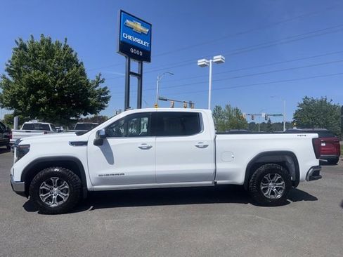 Used 2023 GMC Sierra 1500 SLE AWD/4WD image 2